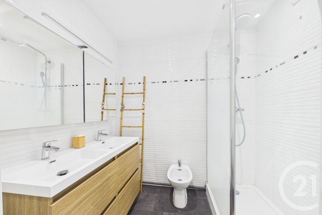 Appartement T3 à louer - 3 pièces - 79.36 m2 - BORDEAUX - 33 - AQUITAINE - Century 21 Hesteda