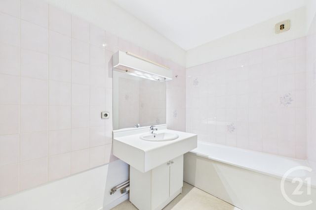 Appartement T4 à vendre - 4 pièces - 88.0 m2 - BRUGES - 33 - AQUITAINE - Century 21 Hesteda
