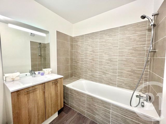 Appartement F4 à vendre - 4 pièces - 80.23 m2 - EYSINES - 33 - AQUITAINE - Century 21 Hesteda
