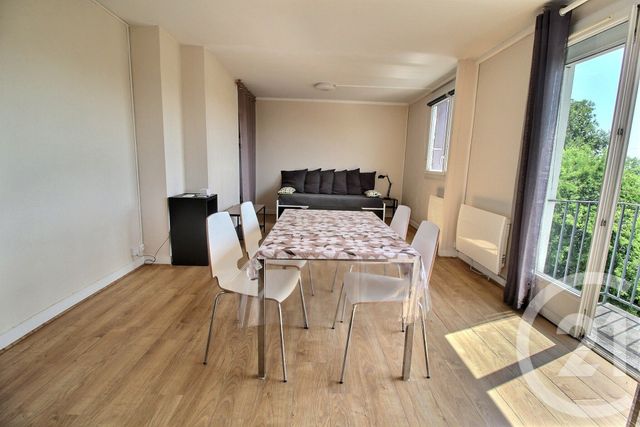 Appartement T4 à louer - 4 pièces - 64.05 m2 - PESSAC - 33 - AQUITAINE - Century 21 Hesteda