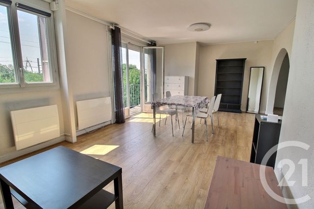 Appartement T4 à louer - 4 pièces - 64.05 m2 - PESSAC - 33 - AQUITAINE - Century 21 Hesteda