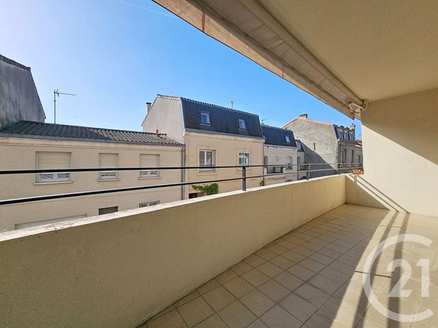Appartement T3 à louer - 3 pièces - 81.42 m2 - BORDEAUX - 33 - AQUITAINE - Century 21 Hesteda