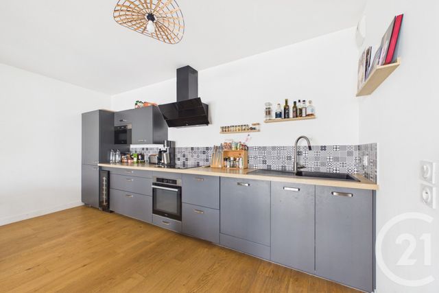 Appartement T3 à louer - 3 pièces - 67.6 m2 - LE BOUSCAT - 33 - AQUITAINE - Century 21 Hesteda