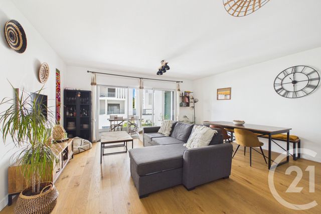 Appartement T3 à louer - 3 pièces - 67.6 m2 - LE BOUSCAT - 33 - AQUITAINE - Century 21 Hesteda