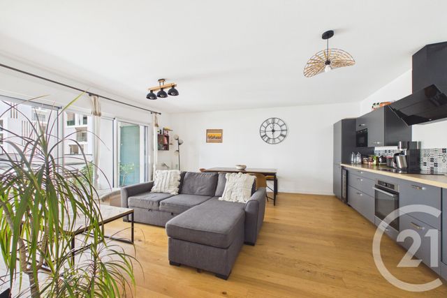 Appartement T3 à louer - 3 pièces - 67.6 m2 - LE BOUSCAT - 33 - AQUITAINE - Century 21 Hesteda