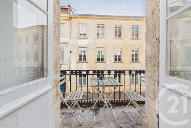 Appartement T1 à louer - 1 pièce - 35.85 m2 - BORDEAUX - 33 - AQUITAINE - Century 21 Hesteda