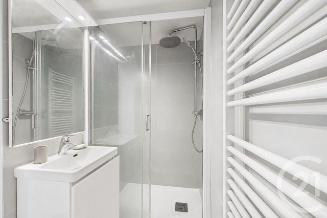 Appartement T1 à louer - 1 pièce - 35.85 m2 - BORDEAUX - 33 - AQUITAINE - Century 21 Hesteda