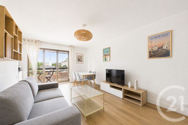 Appartement T2 à louer - 2 pièces - 48.0 m2 - LE BOUSCAT - 33 - AQUITAINE - Century 21 Hesteda