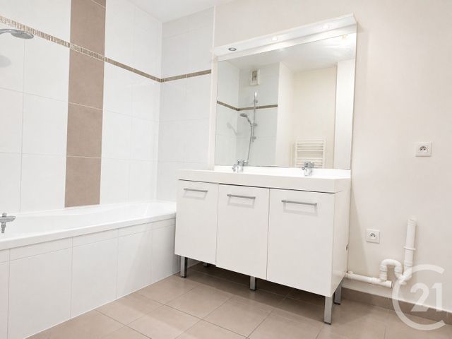 Appartement F3 à vendre - 3 pièces - 75.08 m2 - BRUGES - 33 - AQUITAINE - Century 21 Hesteda