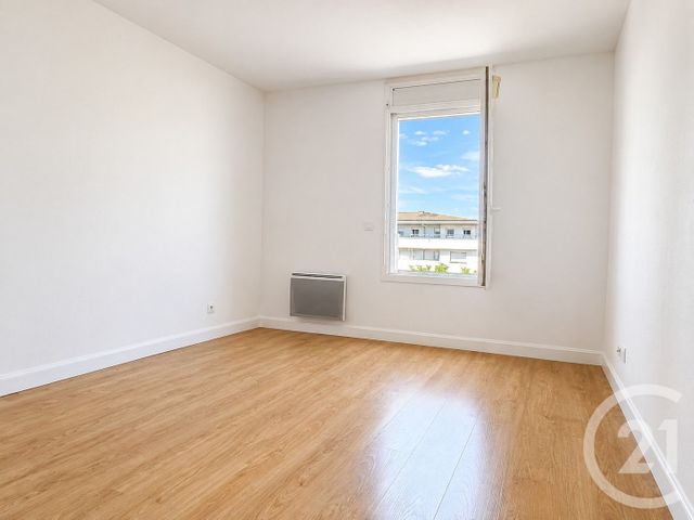 Appartement F3 à vendre - 3 pièces - 75.08 m2 - BRUGES - 33 - AQUITAINE - Century 21 Hesteda