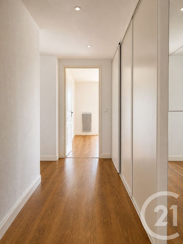 Appartement F3 à vendre - 3 pièces - 75.08 m2 - BRUGES - 33 - AQUITAINE - Century 21 Hesteda