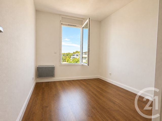 Appartement F3 à vendre - 3 pièces - 75.08 m2 - BRUGES - 33 - AQUITAINE - Century 21 Hesteda