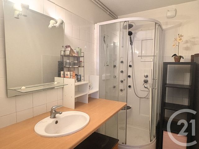 Appartement T2 à vendre - 2 pièces - 50.57 m2 - LE BOUSCAT - 33 - AQUITAINE - Century 21 Hesteda