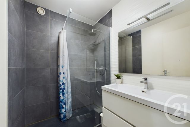 Appartement T3 à louer - 3 pièces - 69.35 m2 - BORDEAUX - 33 - AQUITAINE - Century 21 Hesteda