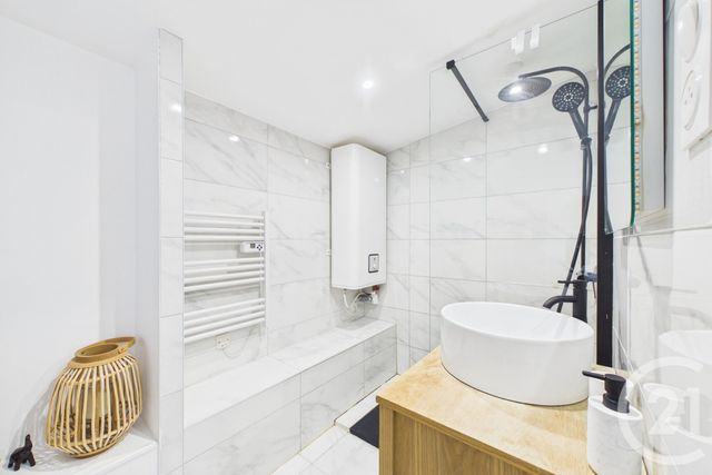 Appartement T2 à louer - 2 pièces - 27.01 m2 - BORDEAUX - 33 - AQUITAINE - Century 21 Hesteda