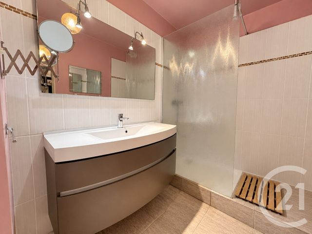 Appartement T3 à louer - 3 pièces - 73.7 m2 - BRUGES - 33 - AQUITAINE - Century 21 Hesteda