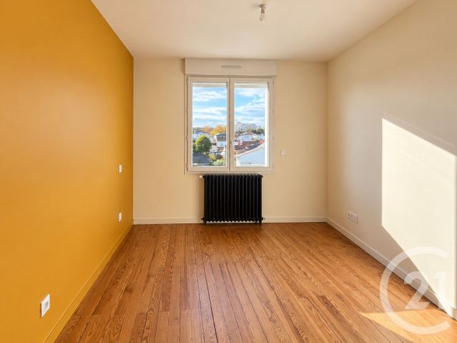Appartement T4 à louer - 4 pièces - 74.6 m2 - LE BOUSCAT - 33 - AQUITAINE - Century 21 Hesteda