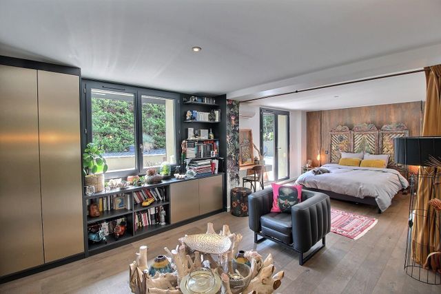 Afficher la photo en grand maison à vendre - 8 pièces - 250.0 m2 - EYSINES - 33 - AQUITAINE - Century 21 Hesteda